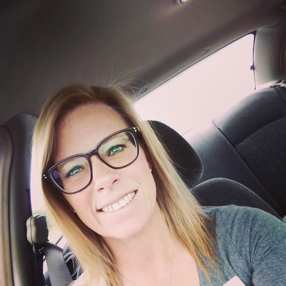 Meet your Posher, Macy - Picture 1 of 1